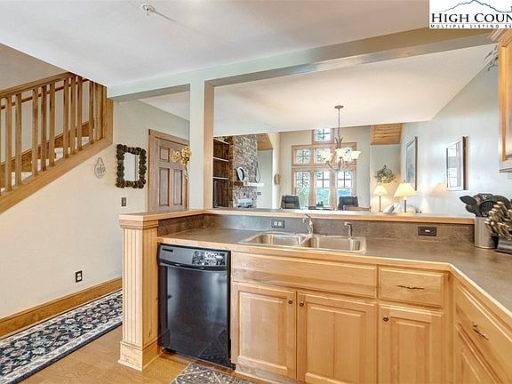 5th image of 251 Indian Paintbrush Drive #RH-3