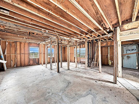 4th image of 720 Dearborn St