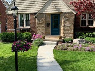 12738 Borgman Ave, Huntington Woods, MI 48070