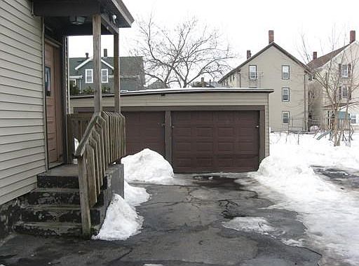 2nd image of 20 Murray St