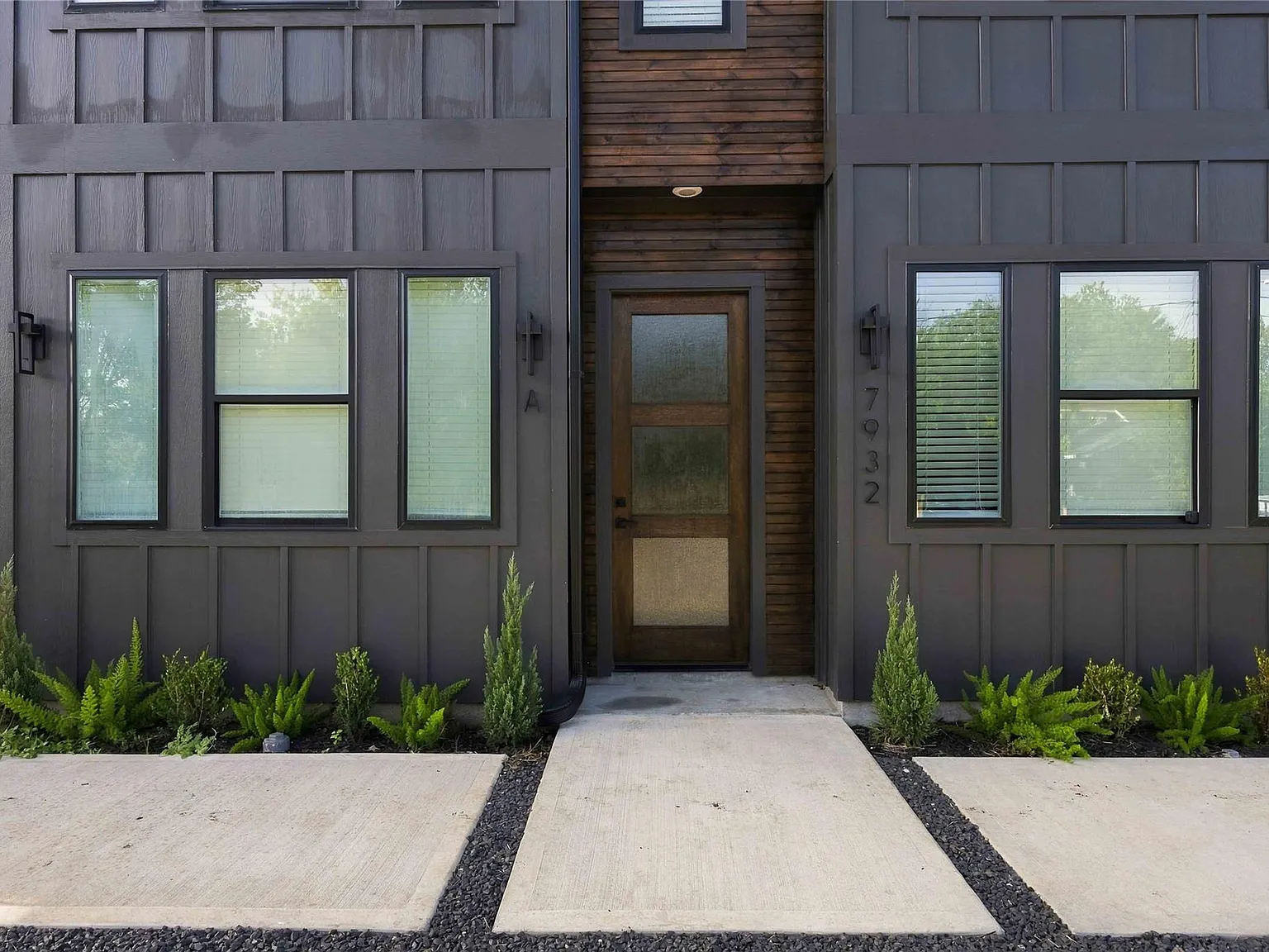 3 bed, 2.5 bath, 1302 sqft, $2,150 — Photo 3