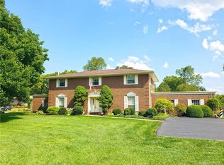 1406 Hilltop Rd, Xenia, OH 45385