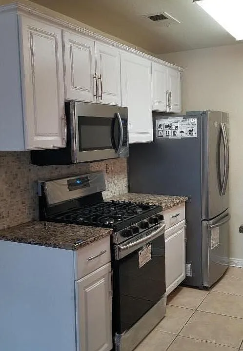 2200 Fort Apache Rd #1043