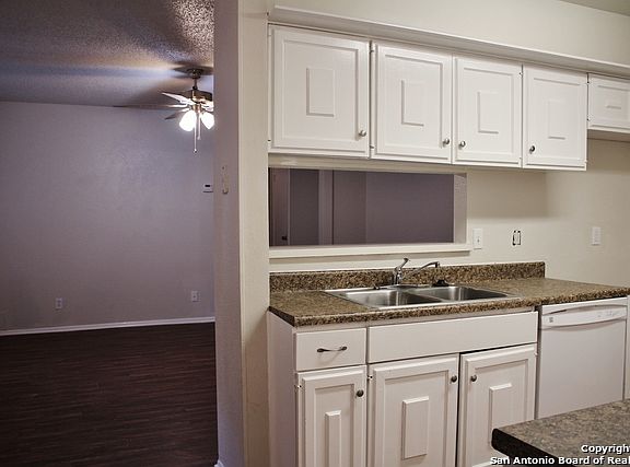 4th image of 6811 Forest Meadow St