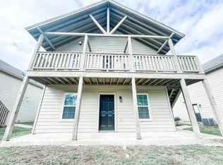 305 W Smith St APT A, Cleburne, TX 76033