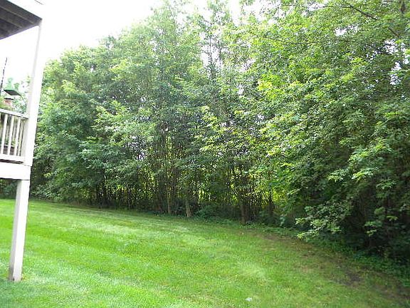 2nd image of 681 Queens Ct #18