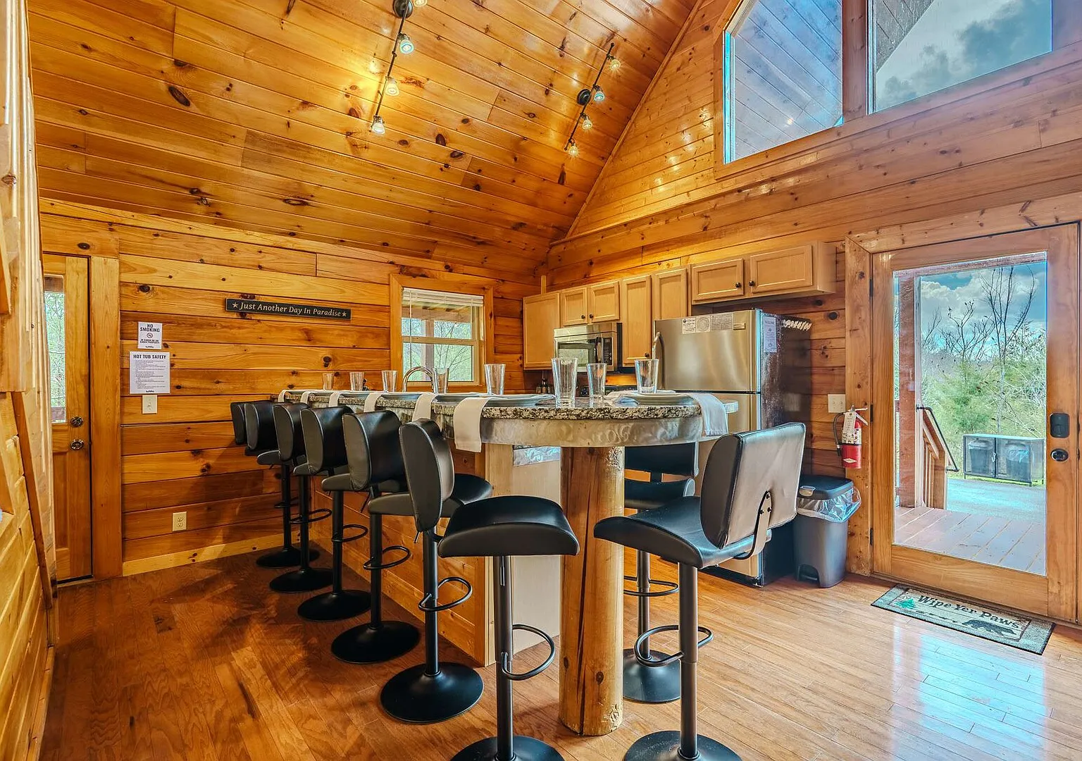 Hot Tub Mtn View Game Loft Sleeps 9 — Photo 4