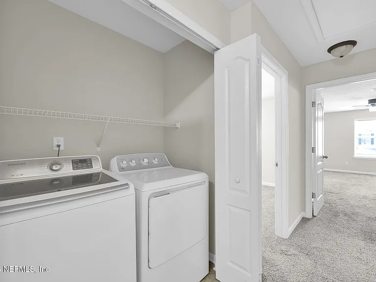 452 Walnut Dr — Photo 23