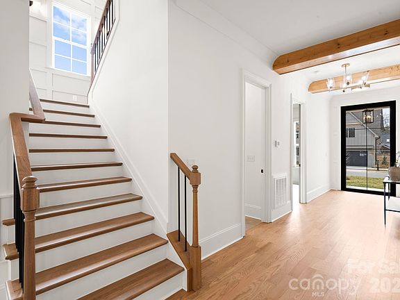 4th image of 4349 Castleton Rd