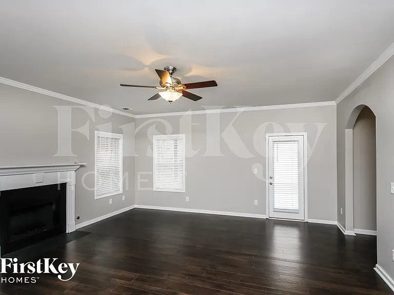 71 Gardenia Ln — Photo 3