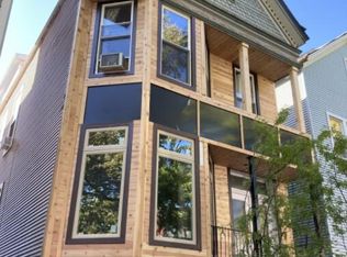 1323 W Barry Ave #1, Chicago, IL 60657