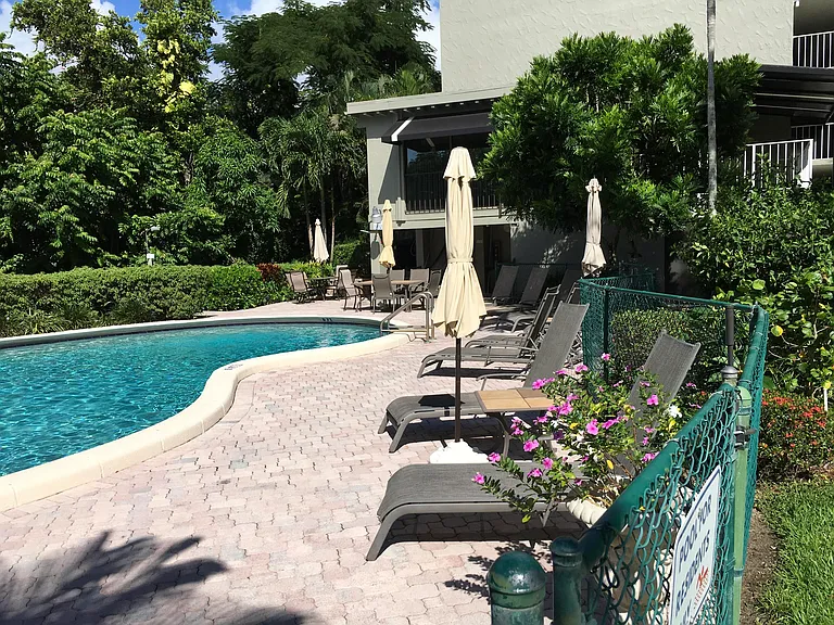 501 SW 11th Pl #106 — Photo 42