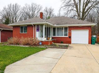 1994 Beverly Hills Dr, Richmond Heights, OH 44143