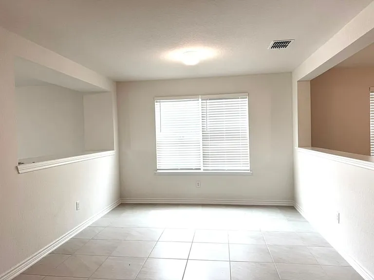 7919 Mariposa Mnr — Photo 5