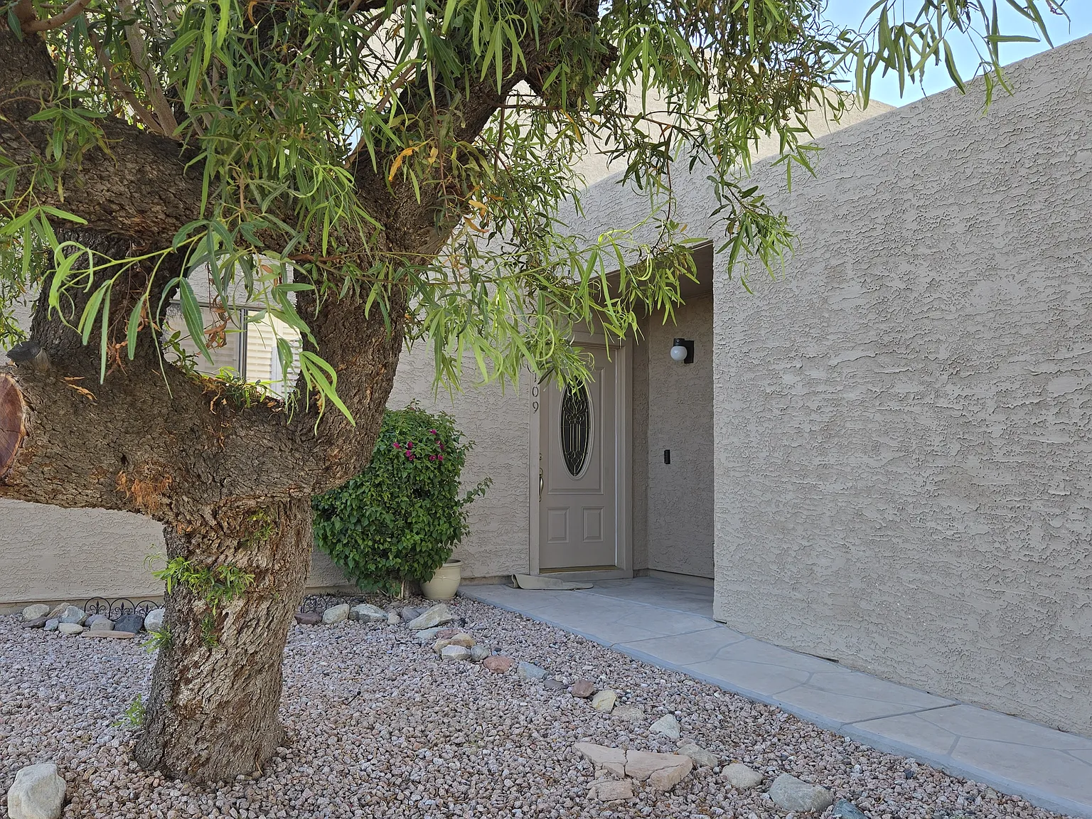 2 bed, 2.5 bath, 1766 sqft, $2,500 — Photo 1