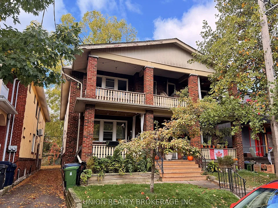 54 Wineva Ave #UPPER