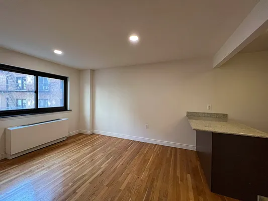 Rented by AZ REALTY NYC LLC | media 15