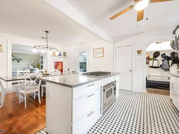 3rd image of 265 Union Ave