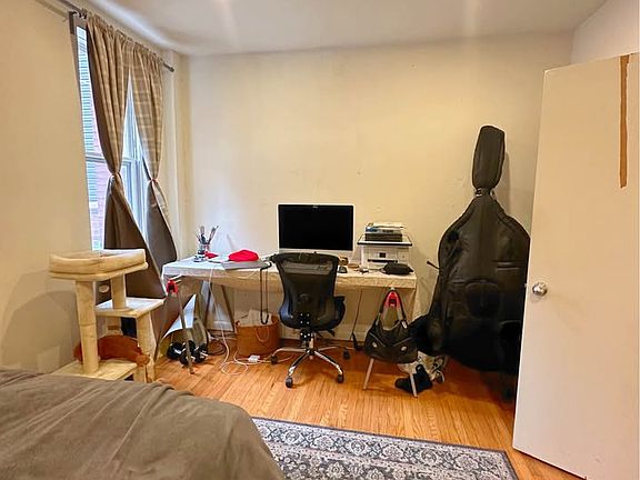 5th image of 322 S 11th St APT 5