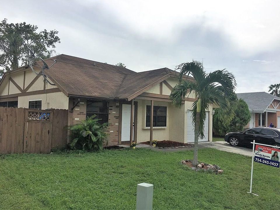1st image of 23428 Country Club Drive