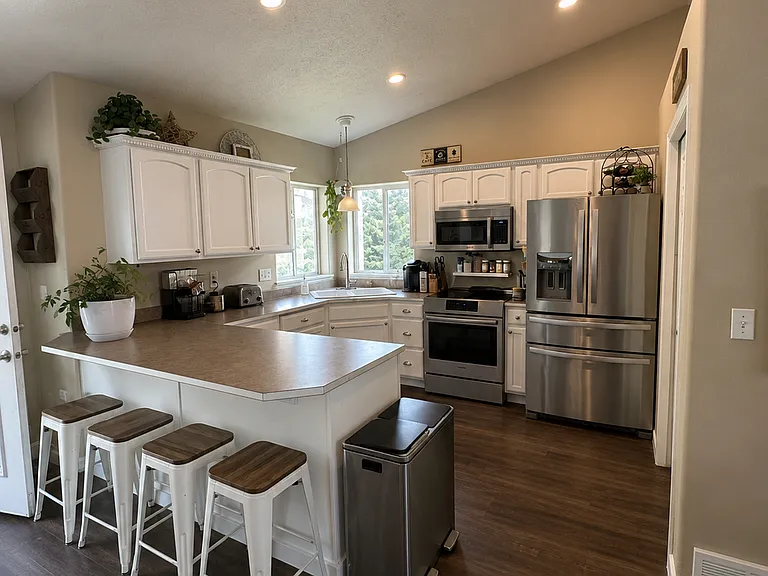 3324 W 21st Ave — Photo 3