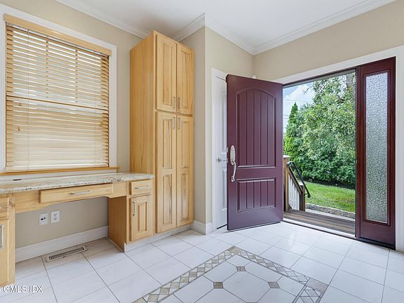 2nd image of 49 Harold St #1