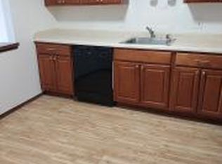 8660 N Port Washington Rd #212, Milwaukee, WI 53217