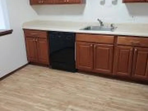 8660 N Port Washington Rd #212, Milwaukee, WI 53217