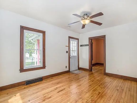5th image of 37 Burton Ave