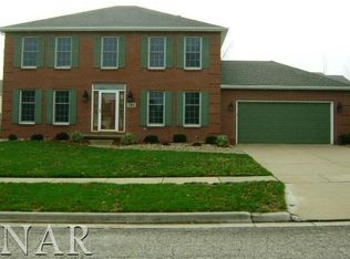 2811 Greenfield Rd, Bloomington, IL 61704