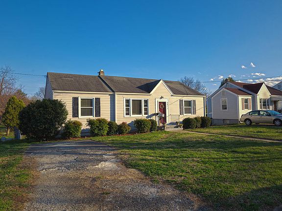 3rd image of 2411 Dorchester Dr NW