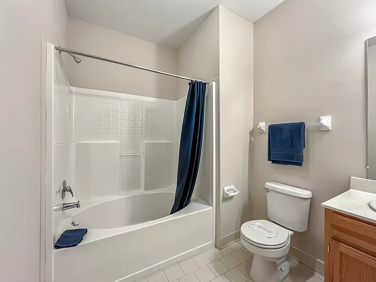 Camden Grove Apartments — Photo 15
