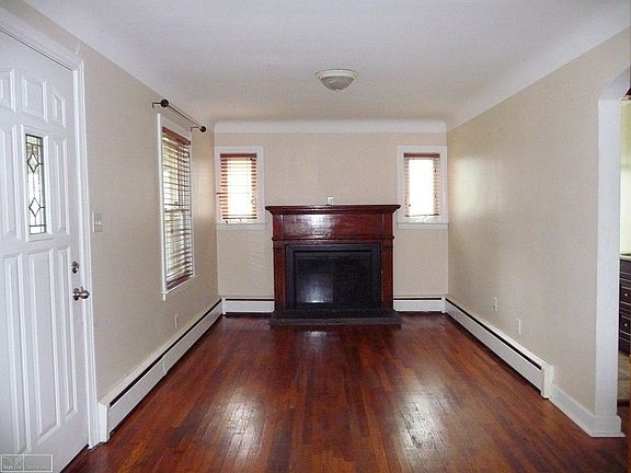 4th image of 30119 Gloria St