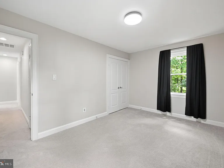 5610 Cavalier Woods Ln — Photo 26