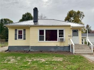 569 Broadway Street, Austin, IN 47102