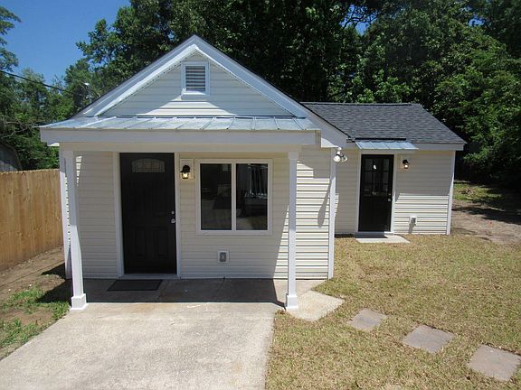 2nd image of 1324 Maxwell St #2