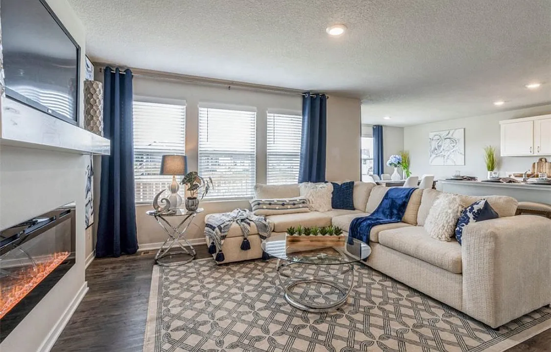 4 bed, 1875 sqft, $2,350 — Photo 2