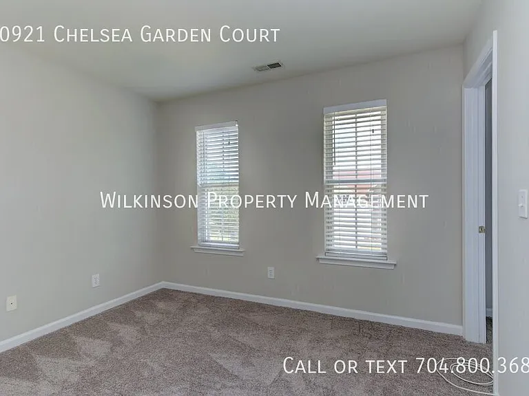 10921 Chelsea Garden Ct — Photo 32