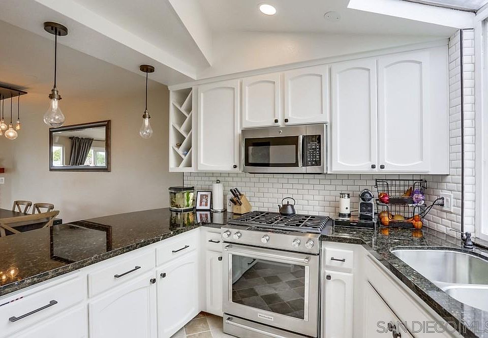 1st image of 1662 Moorland Dr Unit 4