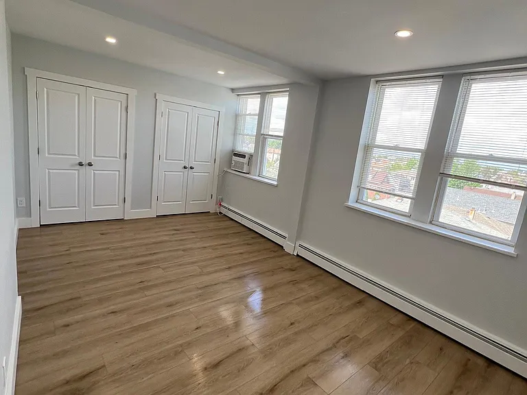 211 Paterson Ave #8 — Photo 9