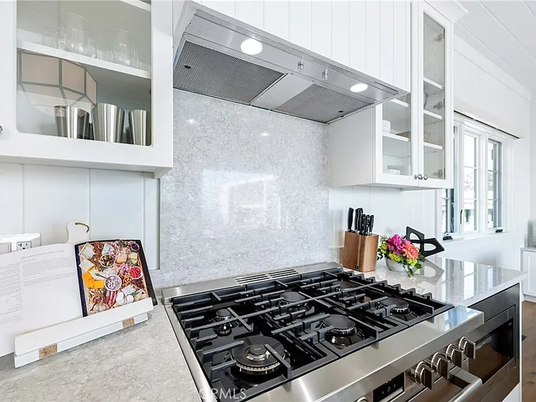 360 Cliff — Photo 26