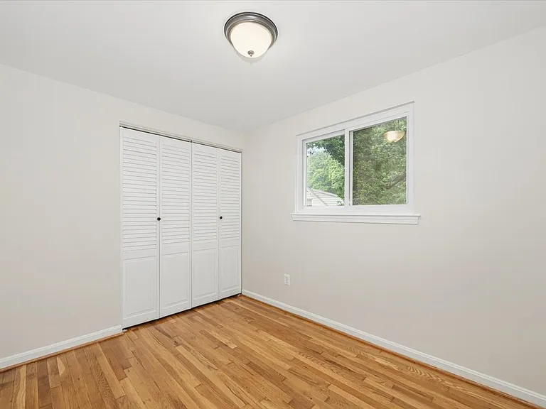8624 Parliament Dr — Photo 28