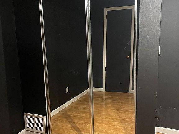 Bedroom & Closed