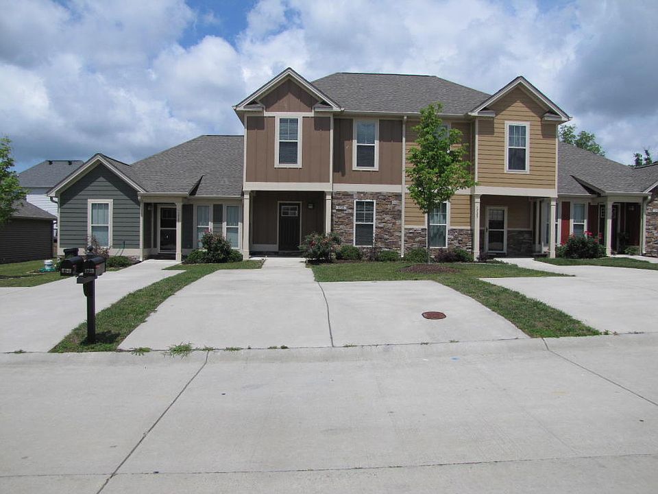 1st image of 1723 Stone Castle Dr NE #31
