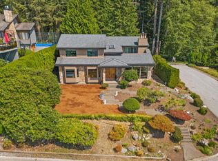 2008 Blairview Ave, North Vancouver, BC V7H2N4