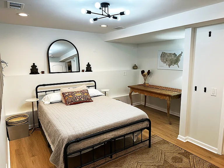 Bedroom w/ WFH space