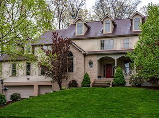 7032 Oak Park Dr, Gibsonia, PA