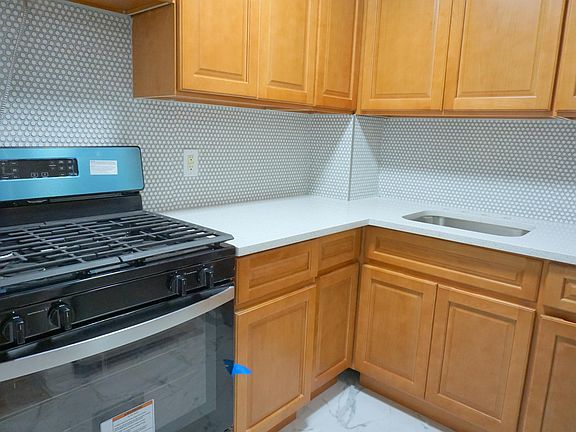 3rd image of 397 Essex St Floor 1