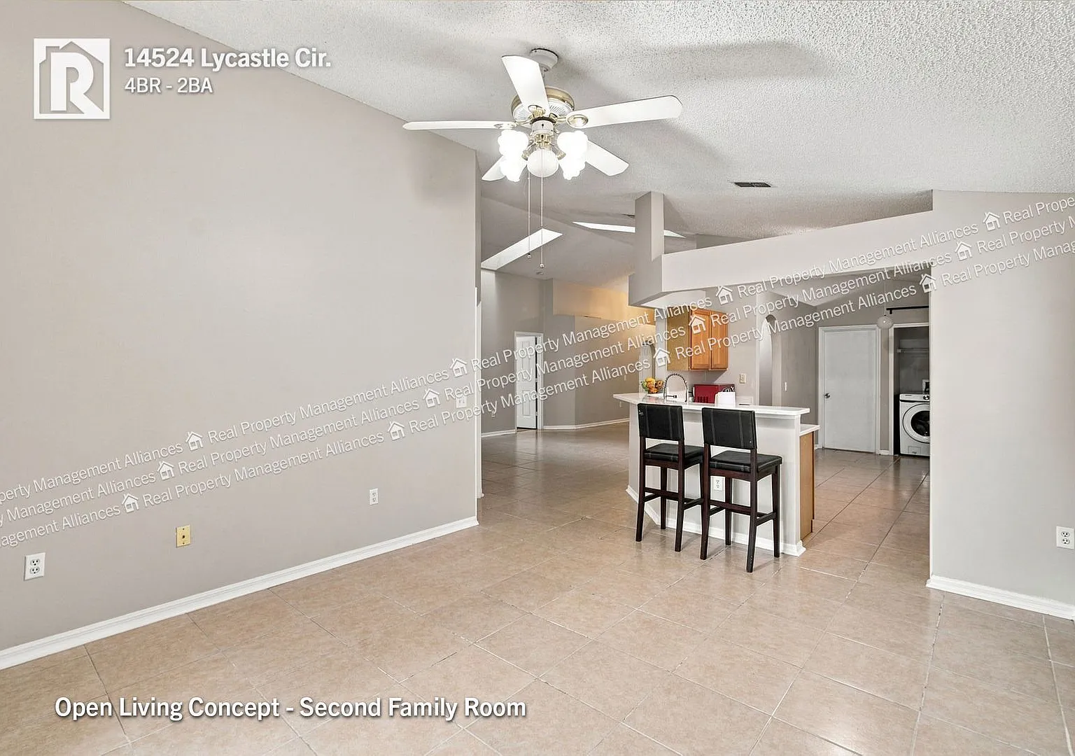 Bright & Spacious 4 Bedroom Ranch in Stonemeade - Pet Friendly — Photo 4