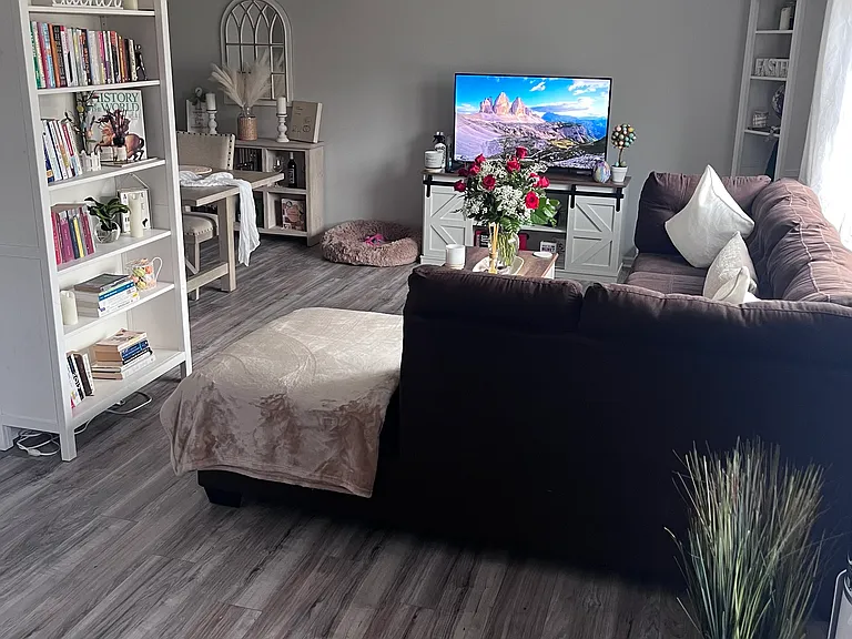 Peregrine Dr — Photo 1